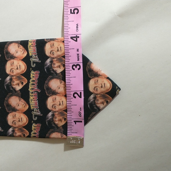 Ralph Marlin Novelty print tie  The Three Stooges Heads print men's 4' wide tie - Picture 5 of 9